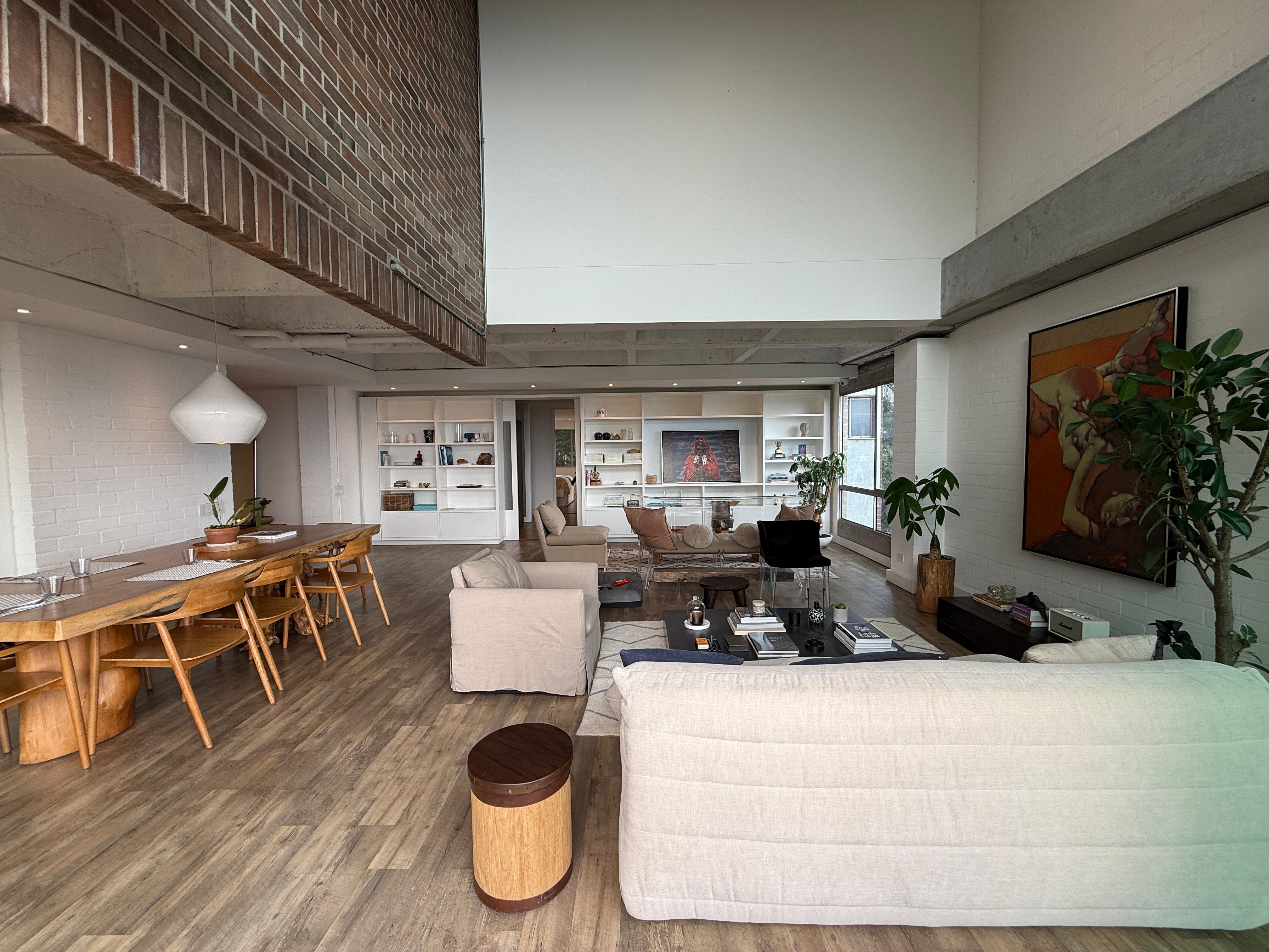 Apartamento en venta en Los Balsos, El Poblado con vista a la ciudad y amplios espacios