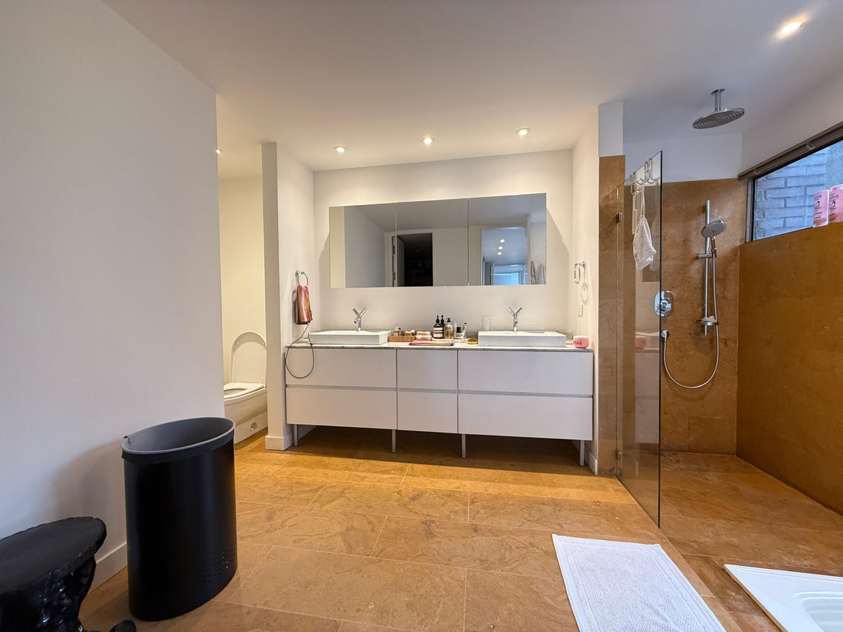 Apartamento en venta en Los Balsos, El Poblado con vista a la ciudad y amplios espacios