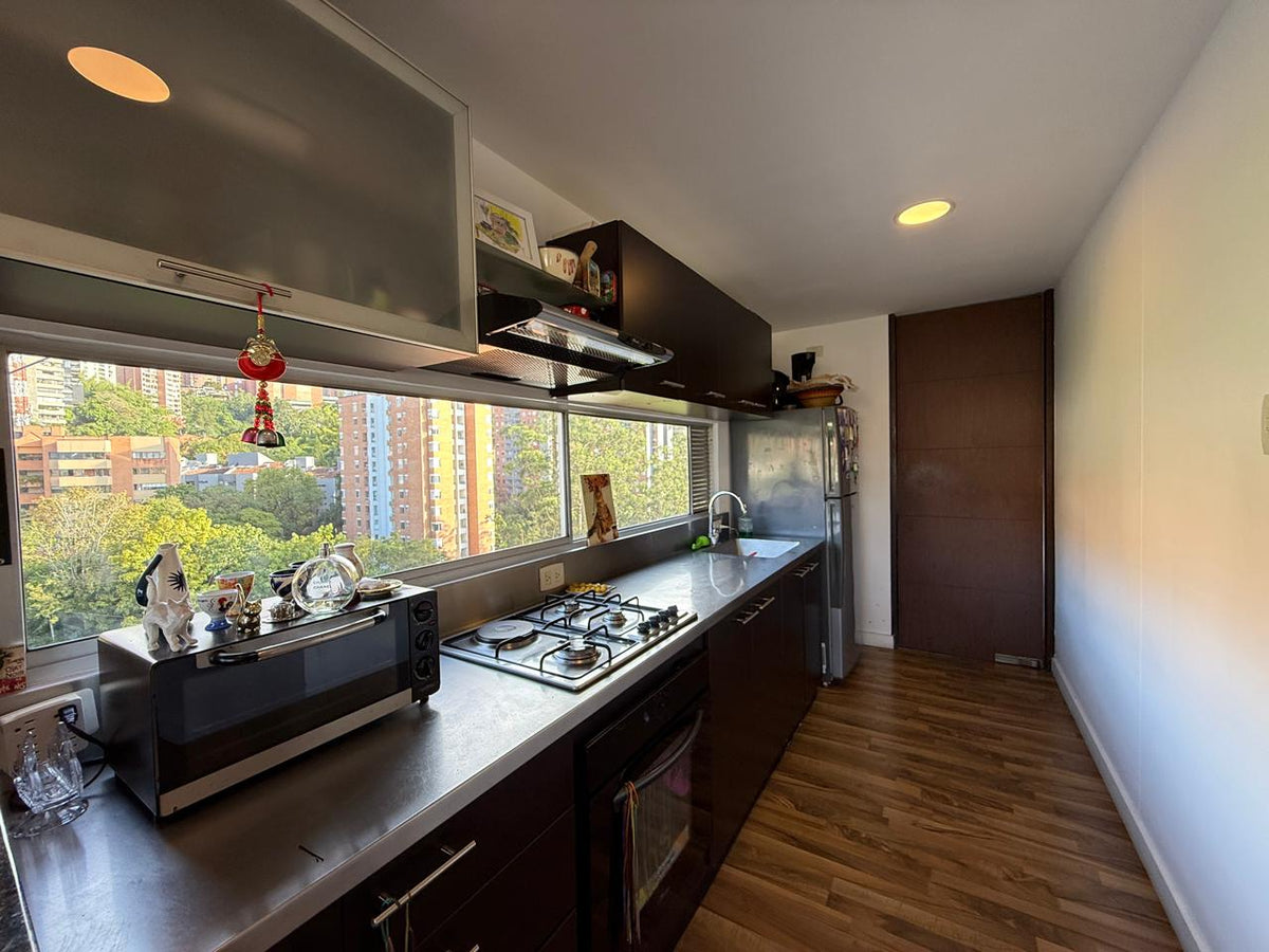 Apartamento dúplex en Alto Provenza, El Poblado con vista y excelente ubicación