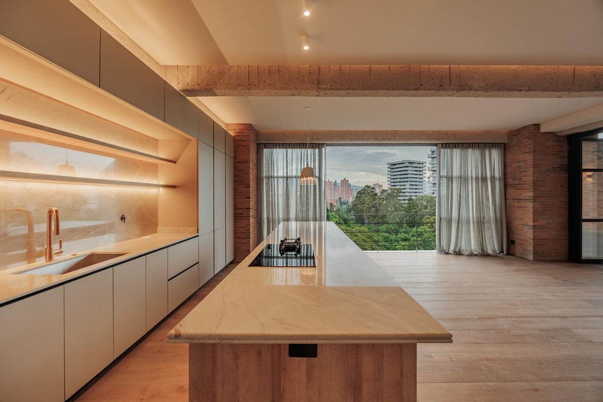 Apartamento sin amoblar de 308 m² con terraza y jacuzzi en El Poblado