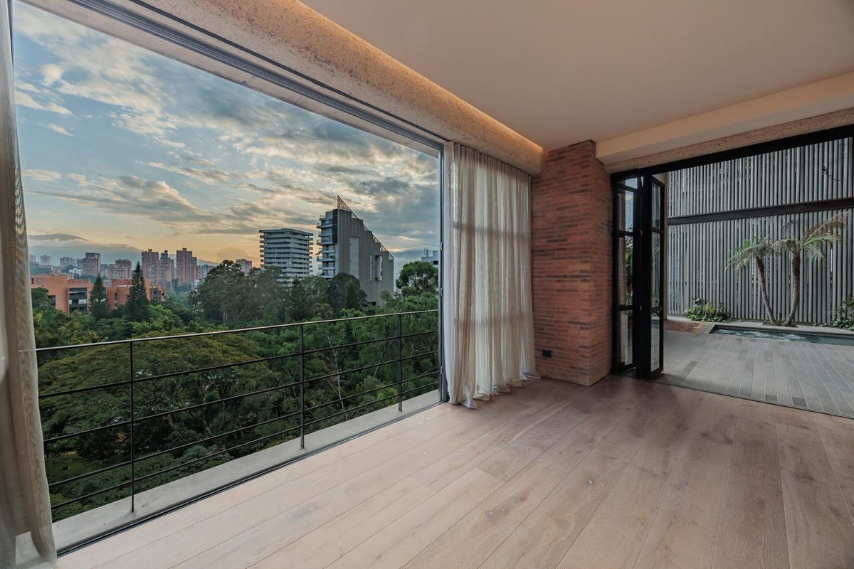 Apartamento sin amoblar de 308 m² con terraza y jacuzzi en El Poblado