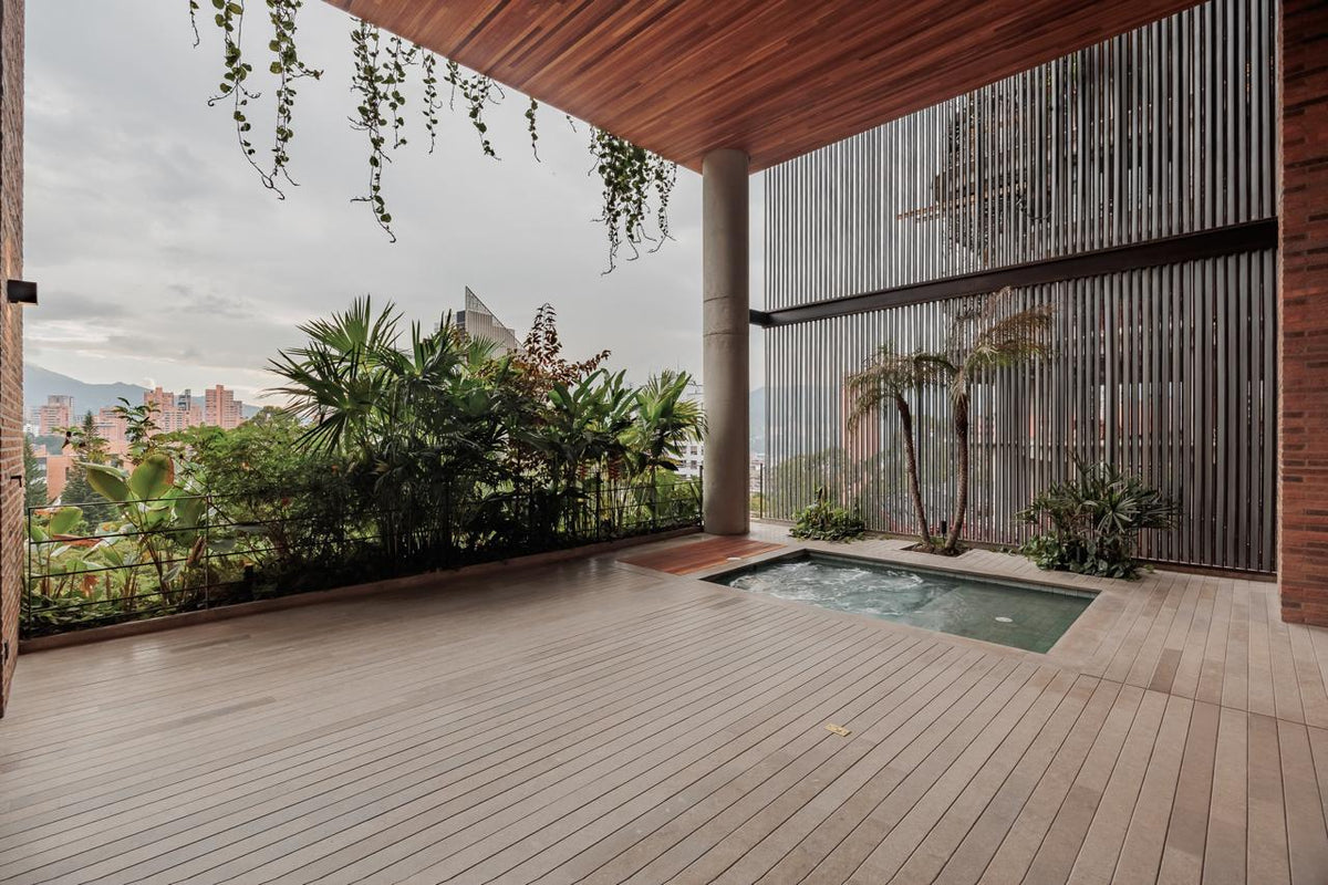 Apartamento sin amoblar de 308 m² con terraza y jacuzzi en El Poblado