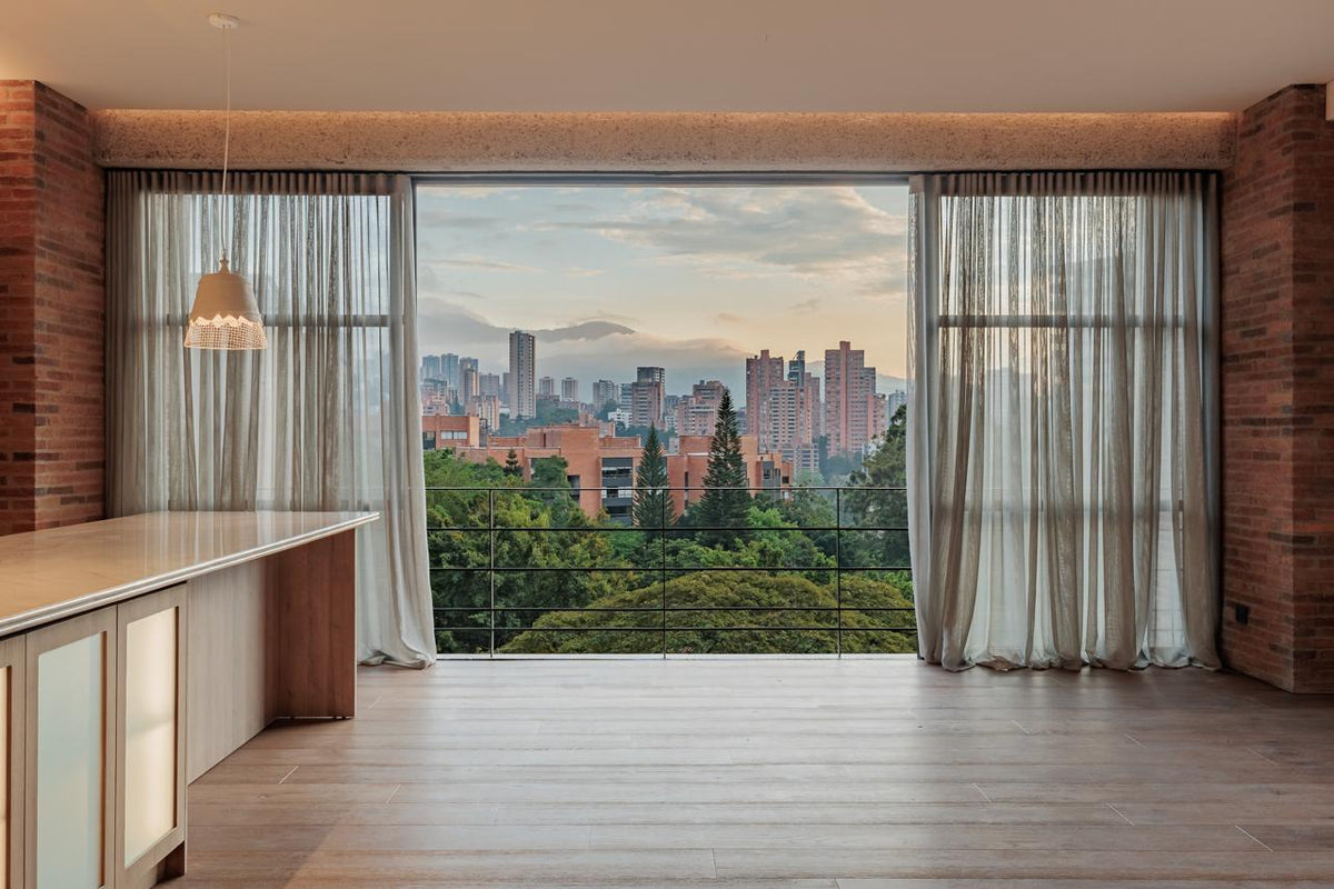 Apartamento sin amoblar de 308 m² con terraza y jacuzzi en El Poblado