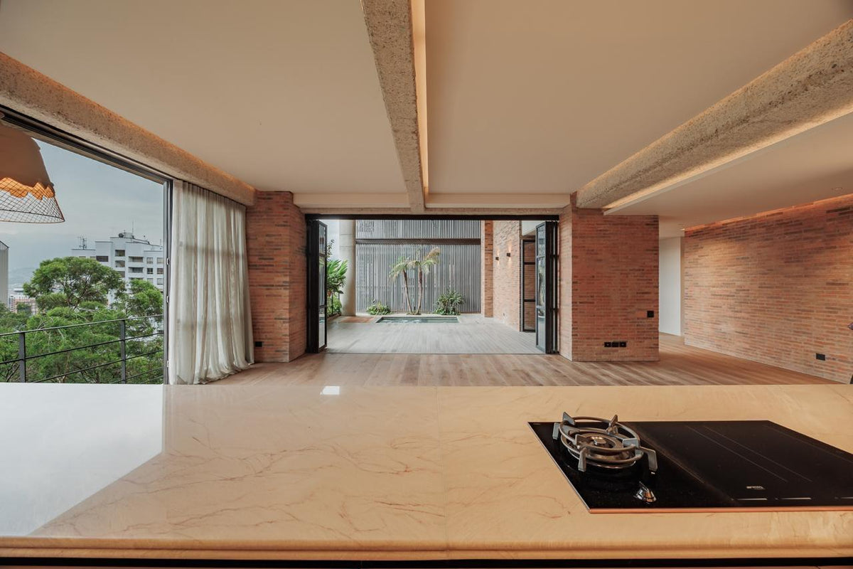 Apartamento sin amoblar de 308 m² con terraza y jacuzzi en El Poblado