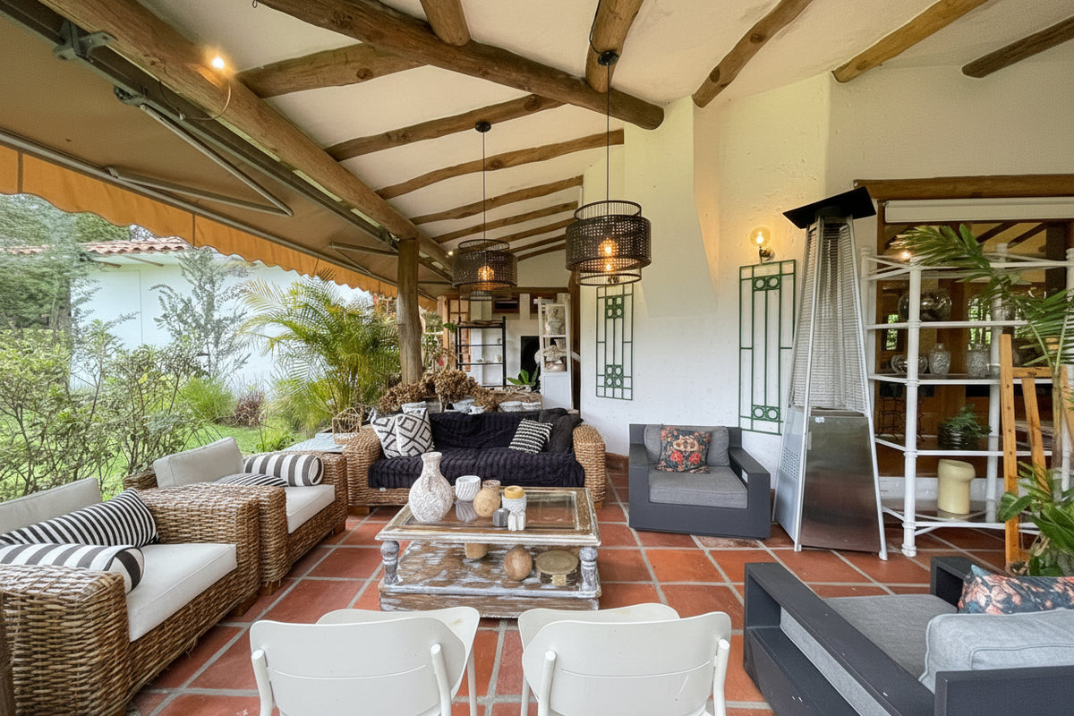 Casa de Campo de Lujo con Lote de 4.400 m² | Alto de las Palmas