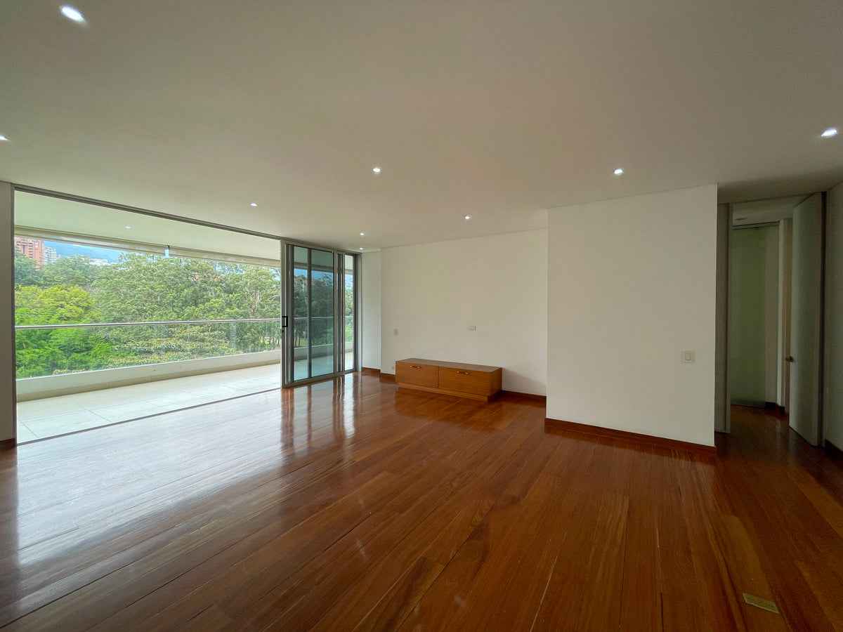 Vive frente al Club Campestre: apartamento con vista, amplitud y privacidad