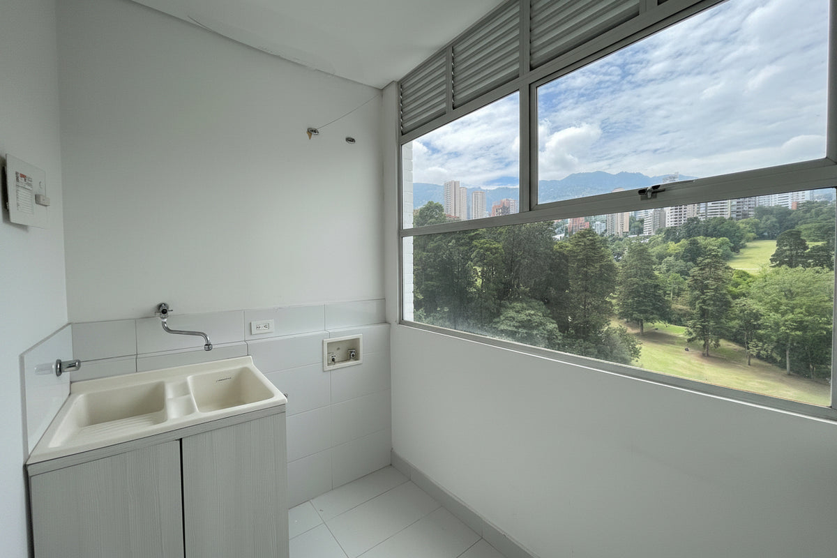 Vive frente al Club Campestre: apartamento con vista, amplitud y privacidad