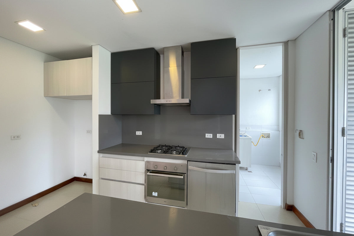 Vive frente al Club Campestre: apartamento con vista, amplitud y privacidad