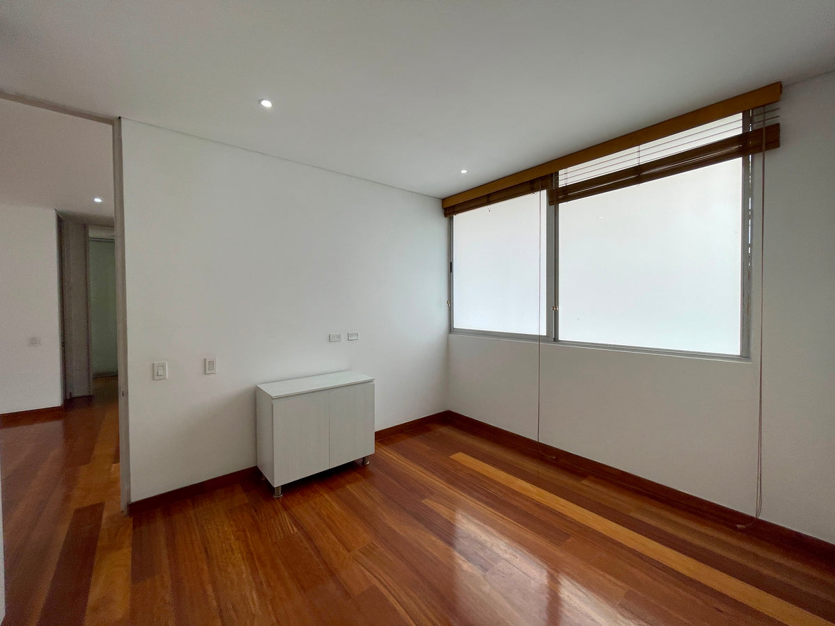 Vive frente al Club Campestre: apartamento con vista, amplitud y privacidad