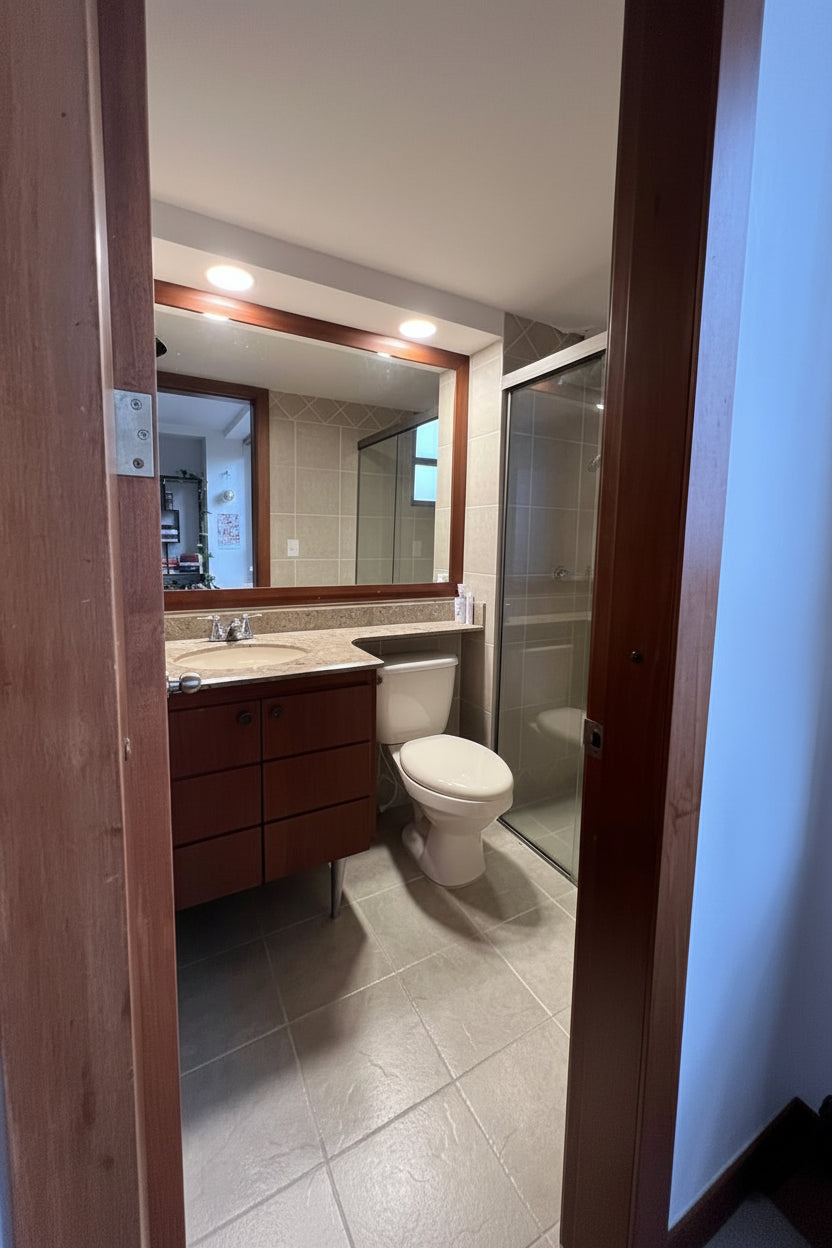 Amplio apartamento de 243 m² en piso alto con vista sector la Calera