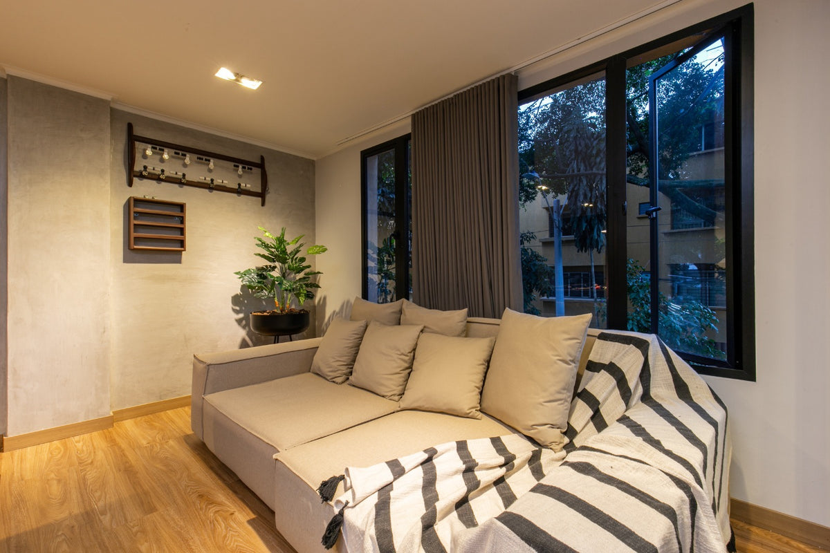 Remodeled investment apartment for short-term rentals Calle 10 El Poblado 4 BR