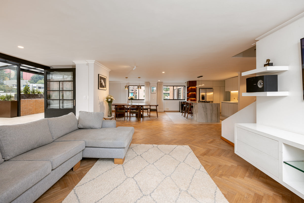 Penthouse Duplex con Rooftop, Jacuzzi & Turco Sector Provenza 3 BR
