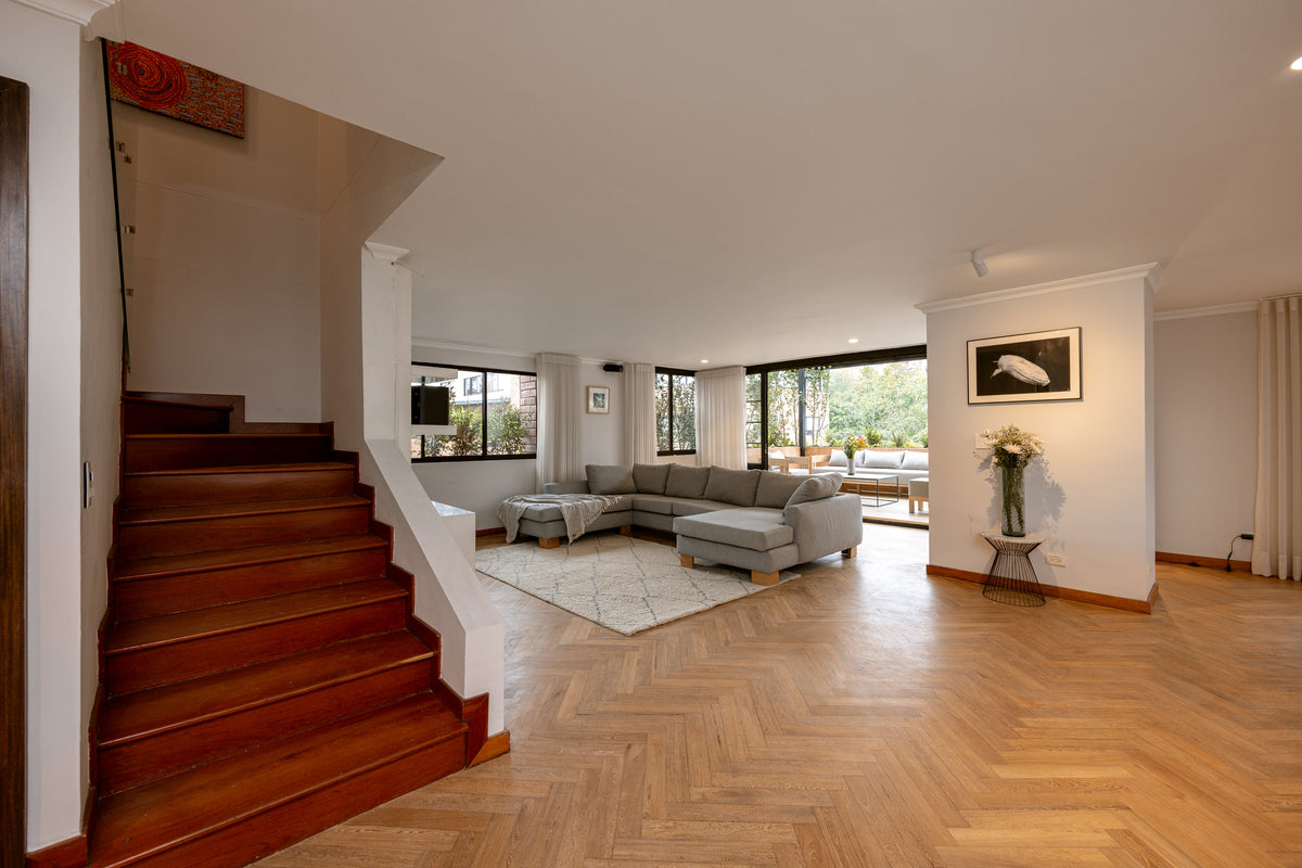 Penthouse Duplex con Rooftop, Jacuzzi & Turco Sector Provenza 3 BR