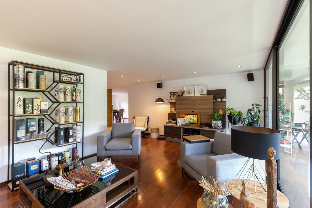 Apartamento remodelado de 226 m² con 2 balcones en Las Lomas, El Poblado