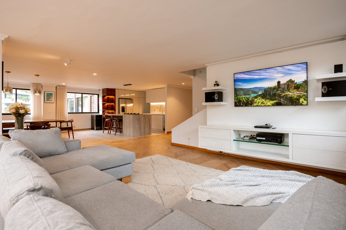 Penthouse Duplex con Rooftop, Jacuzzi & Turco Sector Provenza 3 BR