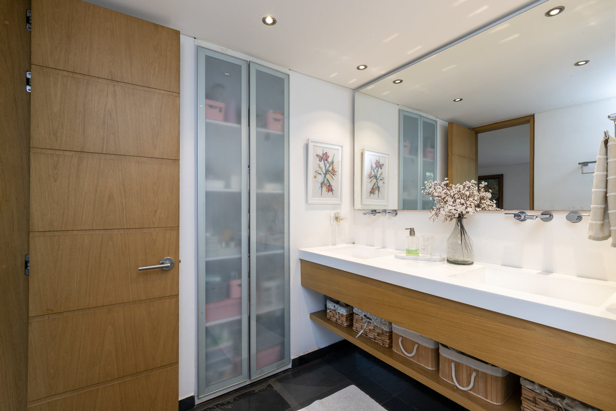 Apartamento remodelado de 226 m² con 2 balcones en Las Lomas, El Poblado
