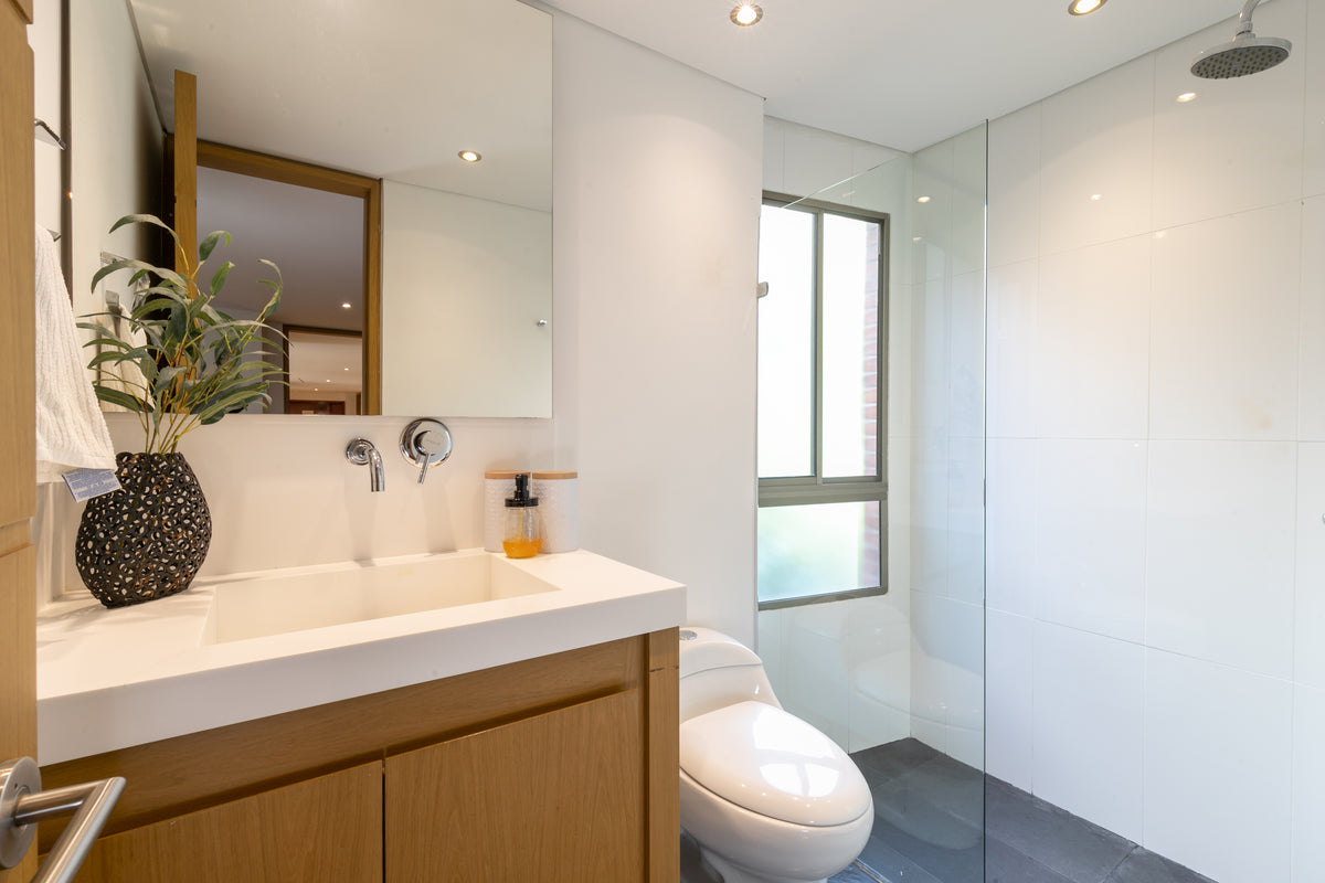 Apartamento remodelado de 226 m² con 2 balcones en Las Lomas, El Poblado