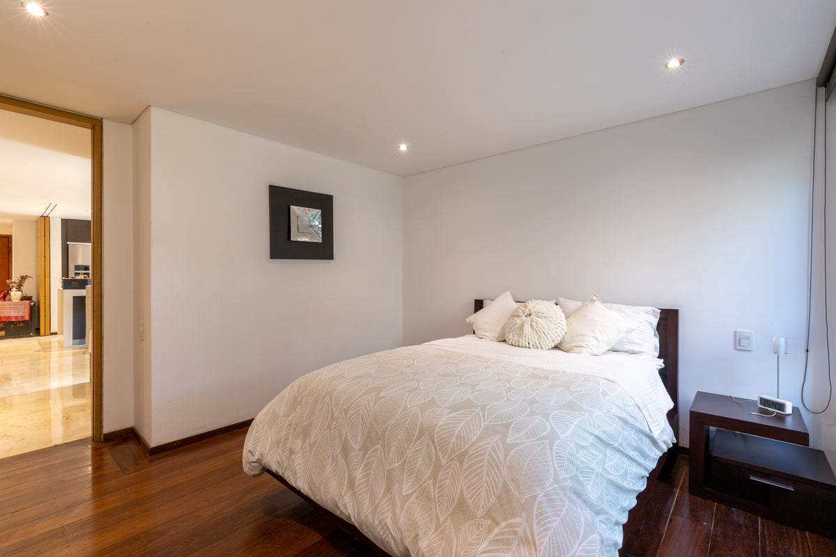 Apartamento remodelado de 226 m² con 2 balcones en Las Lomas, El Poblado