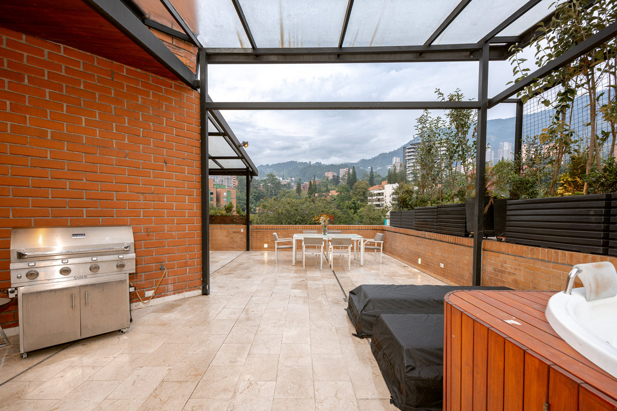 Penthouse Duplex con Rooftop, Jacuzzi & Turco Sector Provenza 3 BR