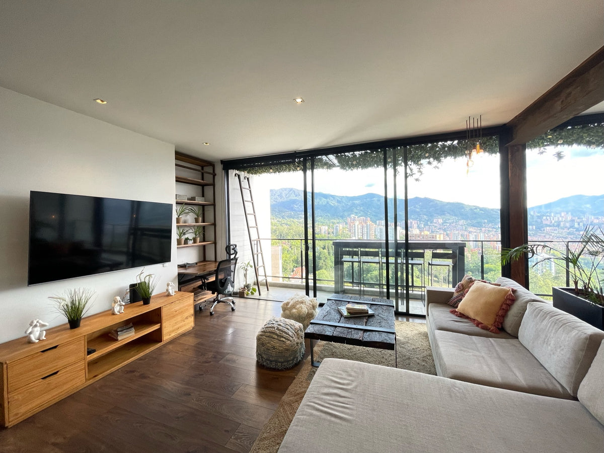 Loft El Poblado San Lucas con vista panorámica 1 BR