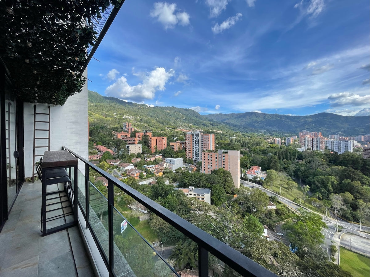 Loft El Poblado San Lucas con vista panorámica 1 BR