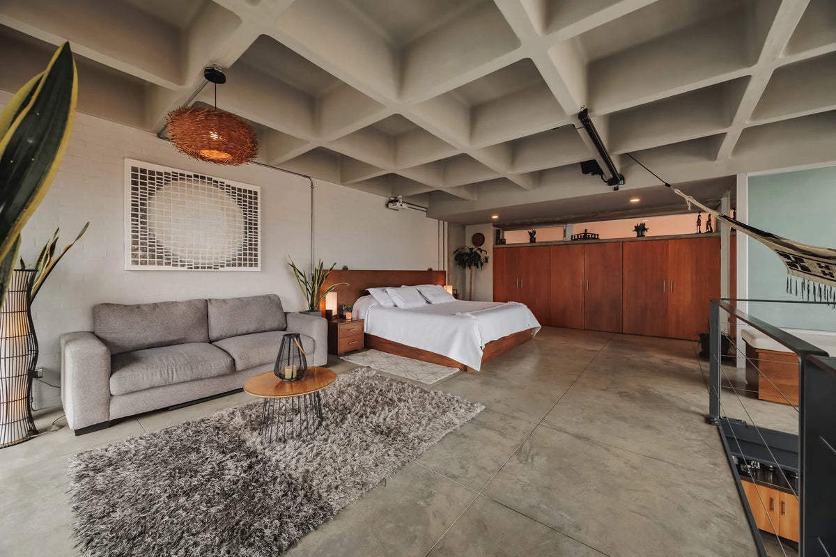 Apartamento tipo loft en El Poblado para renta mensualIdeal para pareja o profesional, totalmente amoblado y con diseño moderno.