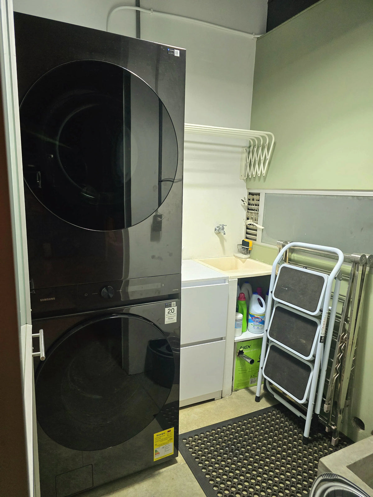 Apartamento tipo loft en El Poblado para renta mensualIdeal para pareja o profesional, totalmente amoblado y con diseño moderno.