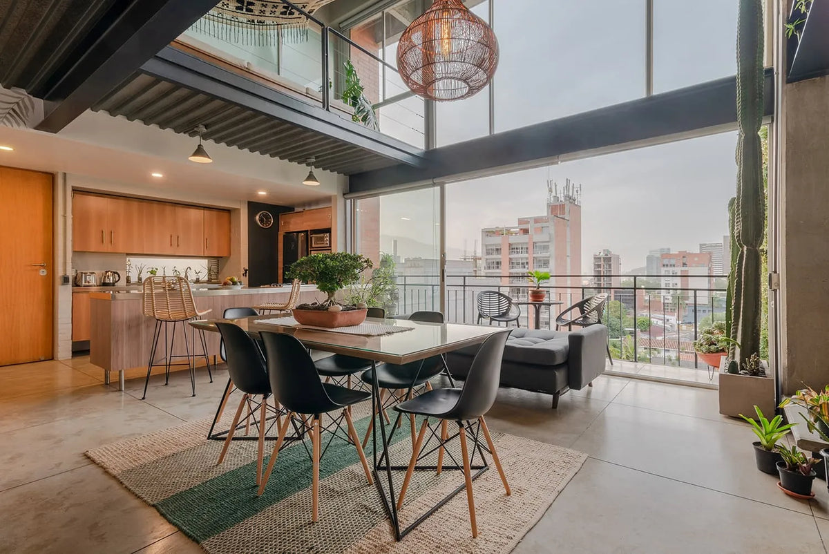 Apartamento tipo loft en El Poblado para renta mensualIdeal para pareja o profesional, totalmente amoblado y con diseño moderno.